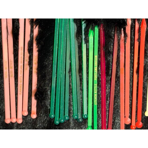 Vintage Assorted Plastic Swizzle Sticks Collectible Set - Flamingo Hotel 24 - Picture 8 of 9